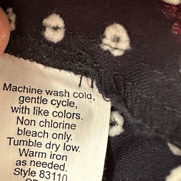 J. Crew Polka Dot Diamond Pattern Tuxedo Front Button Down Navy Top size 10 - Picture 7 of 10